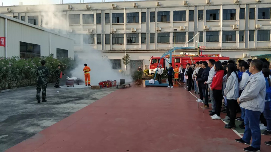 人生就是搏全员行动参与2018年度消防应急演练