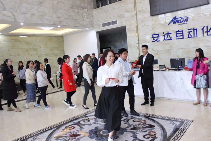 2019 | 人生就是搏自动化恭祝您“猪”事顺利，开年大吉！